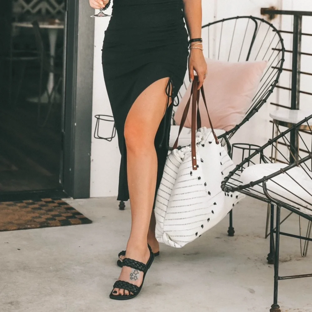 Urban Expressions Cammie Fringe Tassel Tote